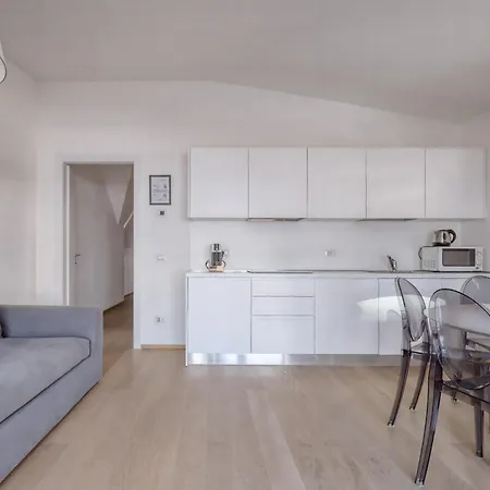 Joivy Welcoming Flats By Corso * Milão
